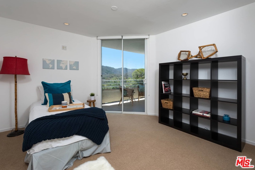 2265 Westridge Road Los Angeles, CA 90049 - Photo 24 of 37