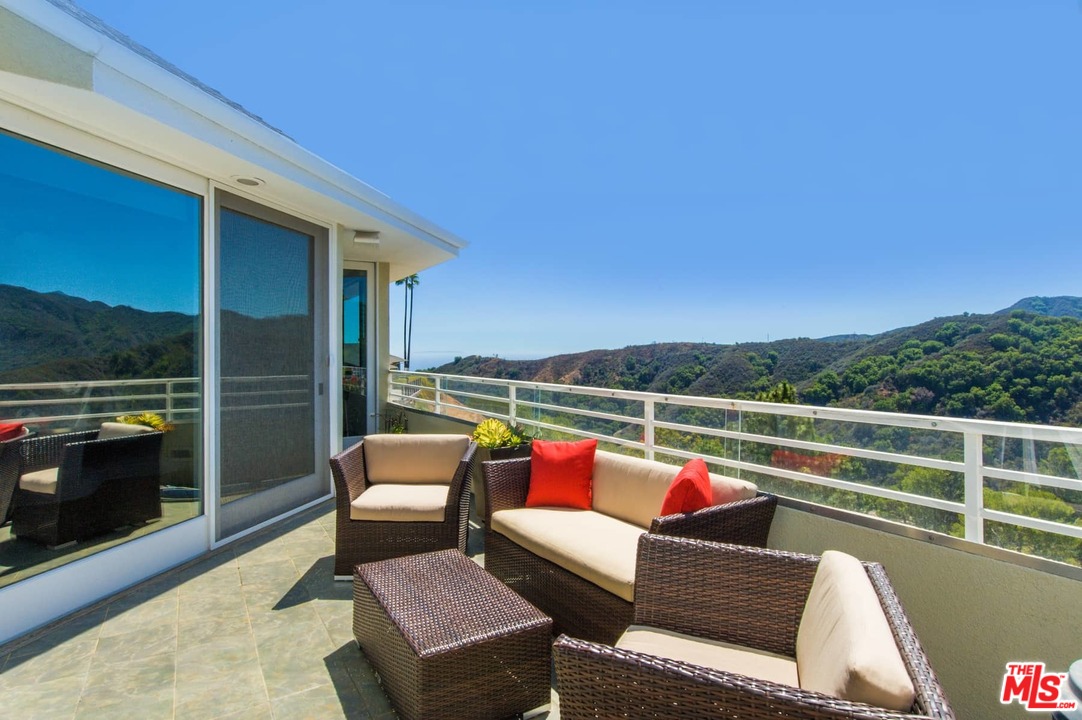 2265 Westridge Road Los Angeles, CA 90049 - Photo 28 of 37