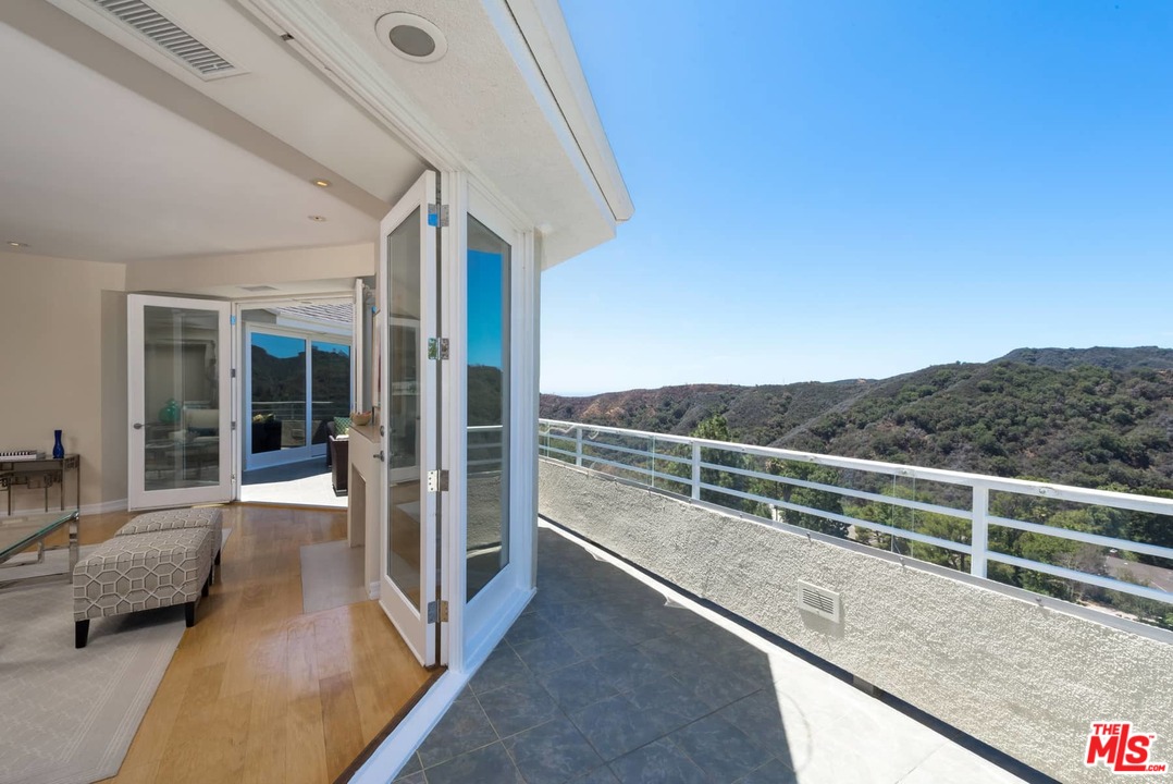 2265 Westridge Road Los Angeles, CA 90049 - Photo 29 of 37