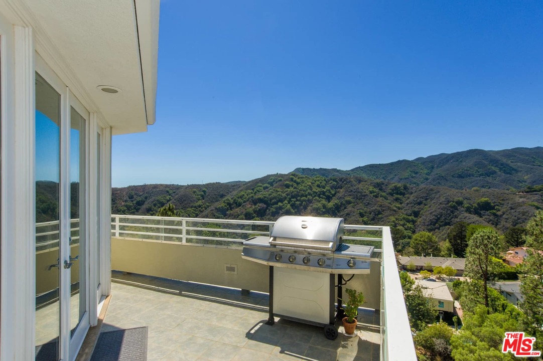 2265 Westridge Road Los Angeles, CA 90049 - Photo 30 of 37