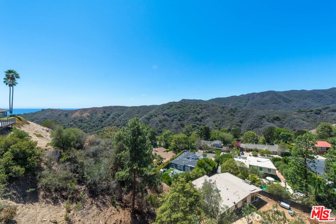 2265 Westridge Road Los Angeles, CA 90049 - Photo 32 of 37