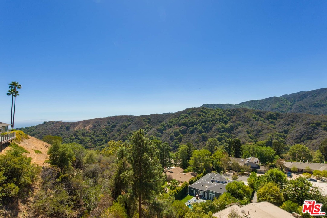 2265 Westridge Road Los Angeles, CA 90049 - Photo 33 of 37