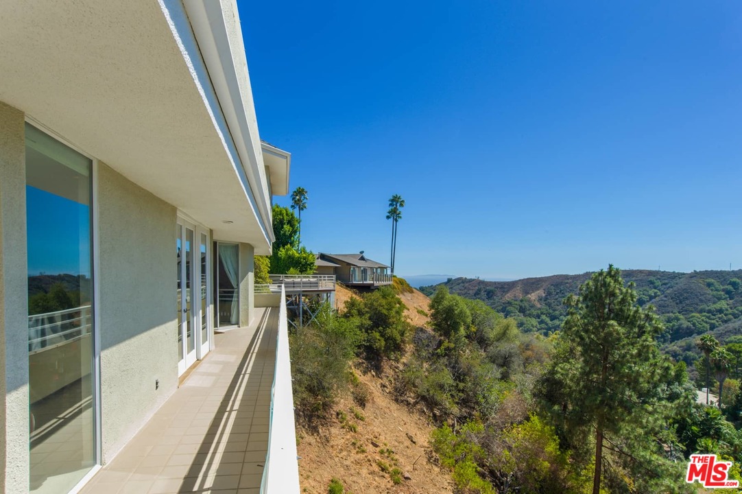 2265 Westridge Road Los Angeles, CA 90049 - Photo 36 of 37