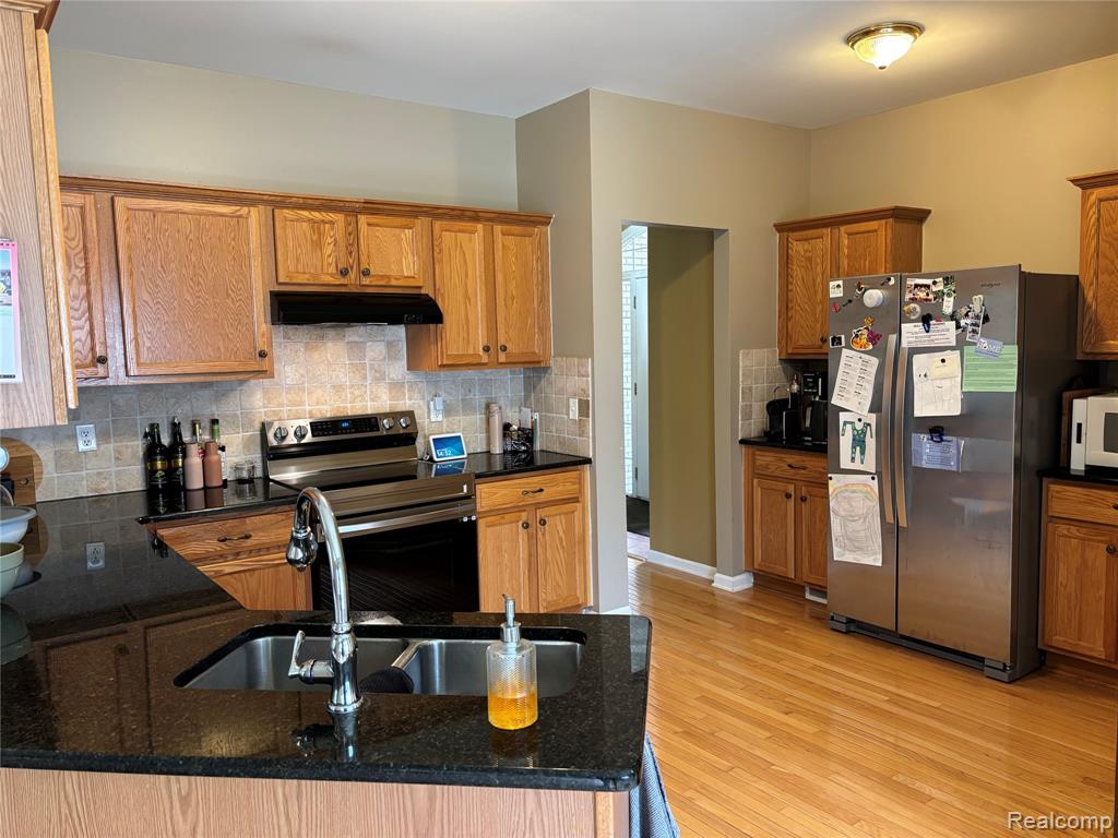 2108 Lagoon Drive Rochester, MI 48309 - Photo 7 of 20