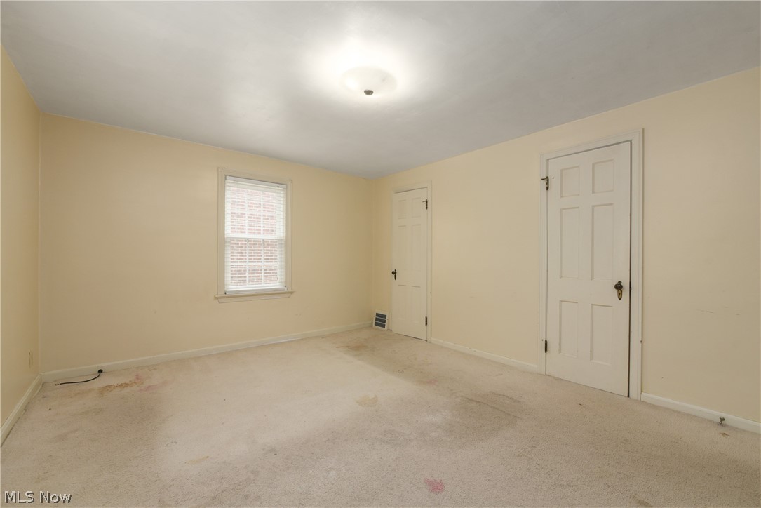1148 Pennfield Road Cleveland, OH 44121 - Photo 20 of 32