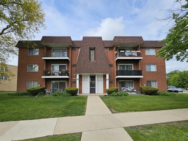 $144,999 | 12620 South Alpine Drive, Unit 9, Alsip, IL 60803