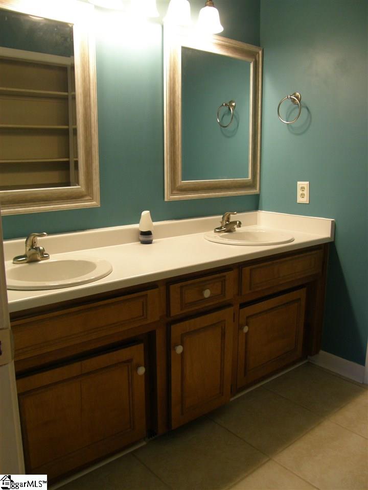 201 Spring Meadow Road Simpsonville, SC 29680 - Photo 16 of 34 Gallery Image 16