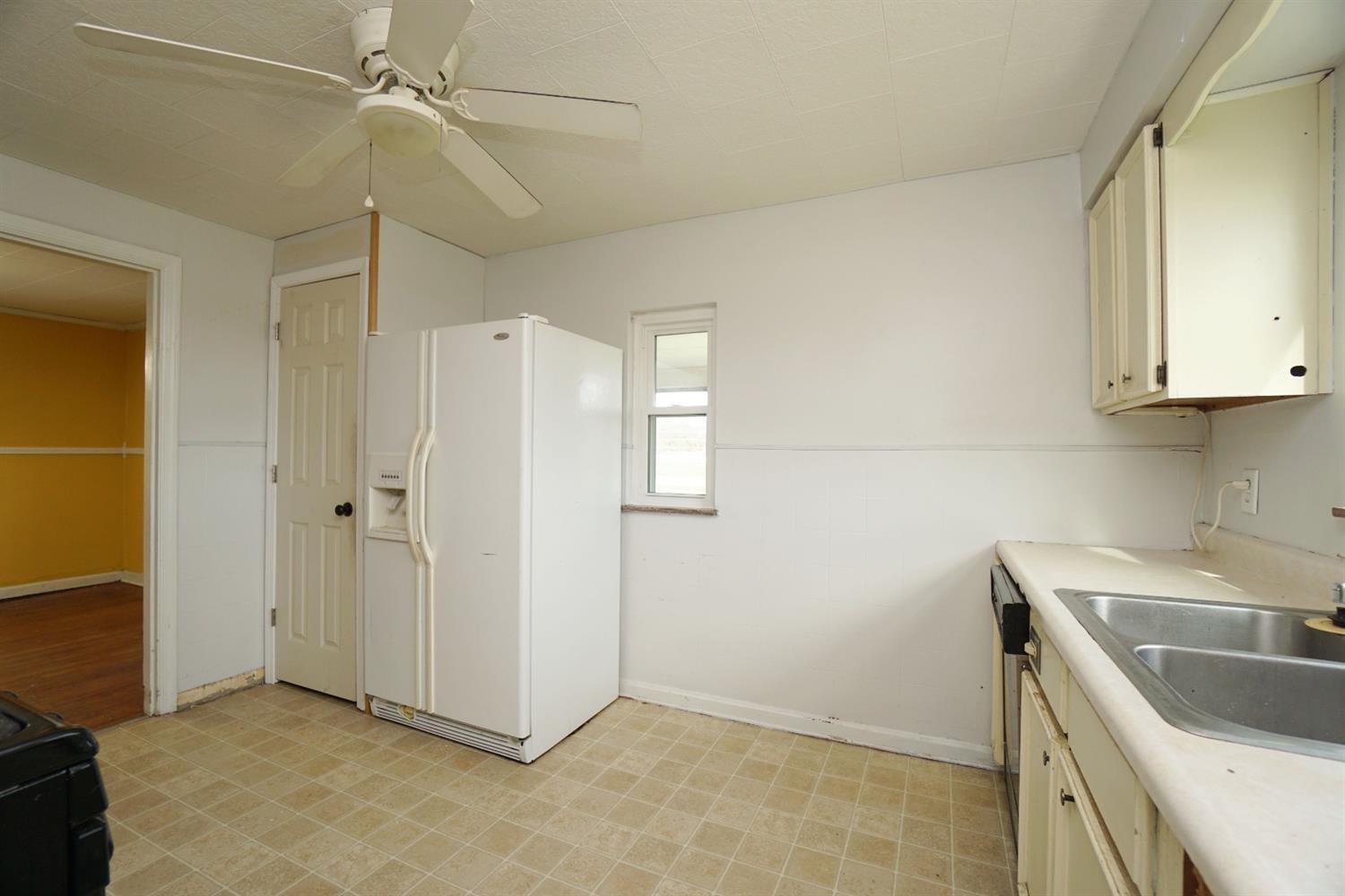 7614 Bridgetown Road Cincinnati, OH 45248 - Photo 10 of 26
