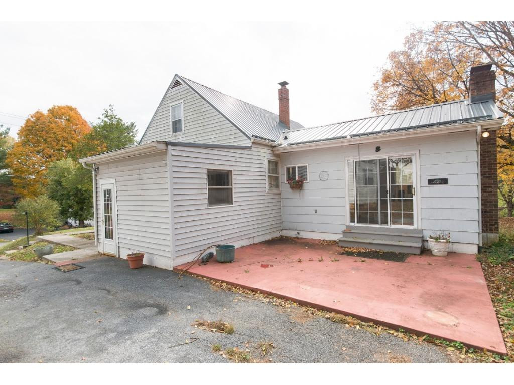 218 Cherokee Road Bristol, VA 24201 - Photo 2 of 14 Photo 2