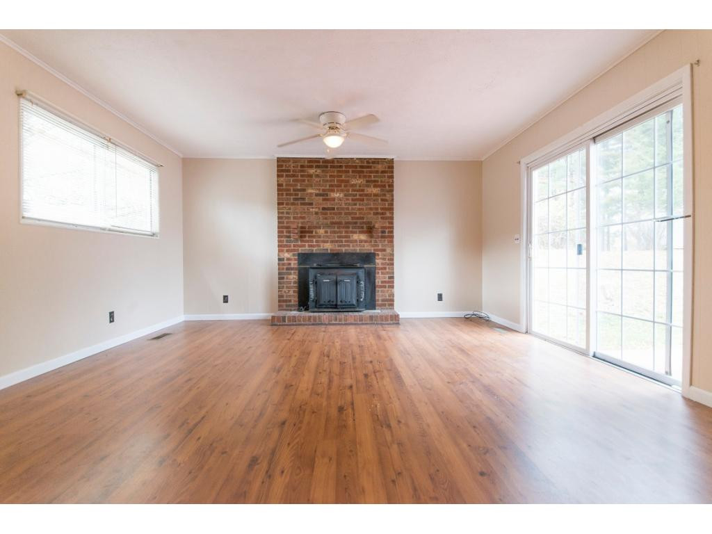 218 Cherokee Road Bristol, VA 24201 - Photo 6 of 14 Photo 6