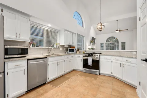 $695,000 | 4802 Alta Loma Drive, Austin, TX 78749