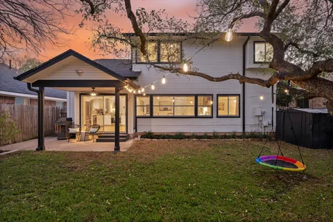 $695,000 | 4802 Alta Loma Drive, Austin, TX 78749