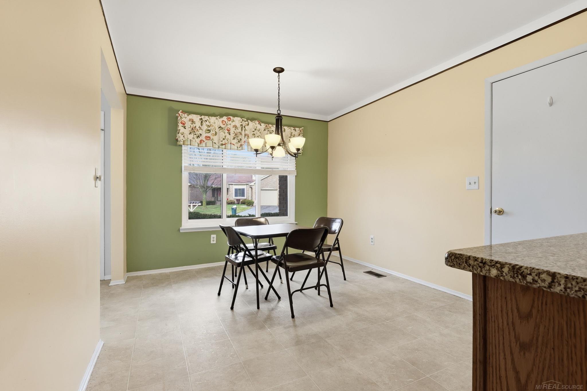521 Tennyson Rochester Hills, MI 48307 - Photo 14 of 22