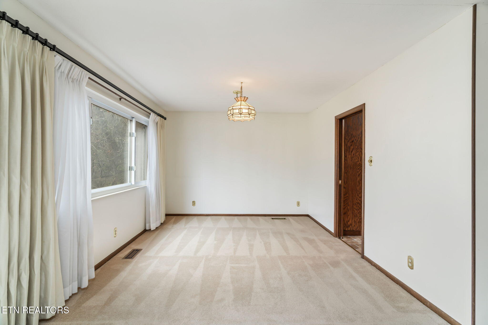 103 Norway Lane Oak Ridge, TN 37830 - Photo 16 of 54 16-web-or-mls-103 Norway Lane-6