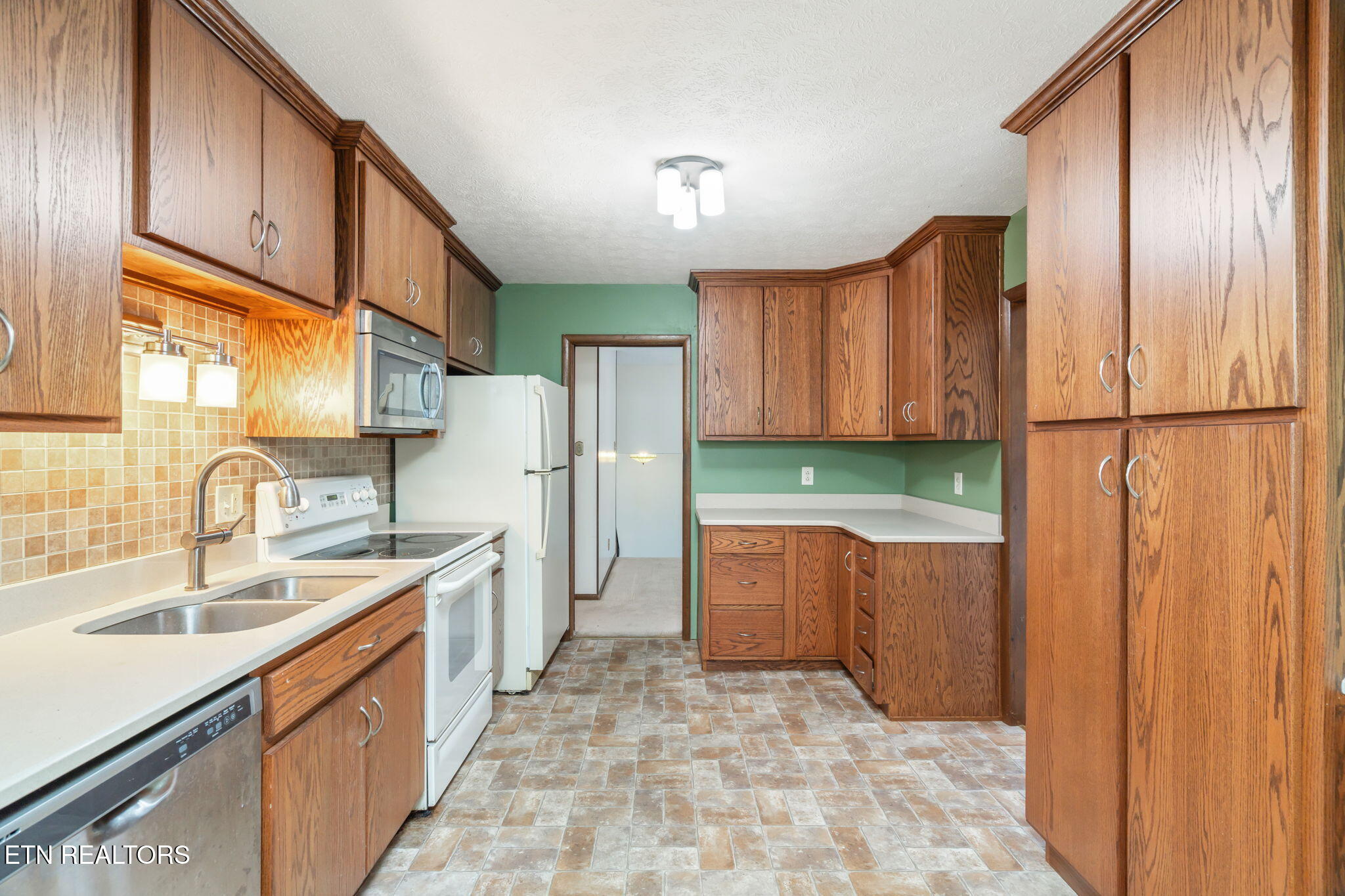 103 Norway Lane Oak Ridge, TN 37830 - Photo 19 of 54 19-web-or-mls-103 Norway Lane-9