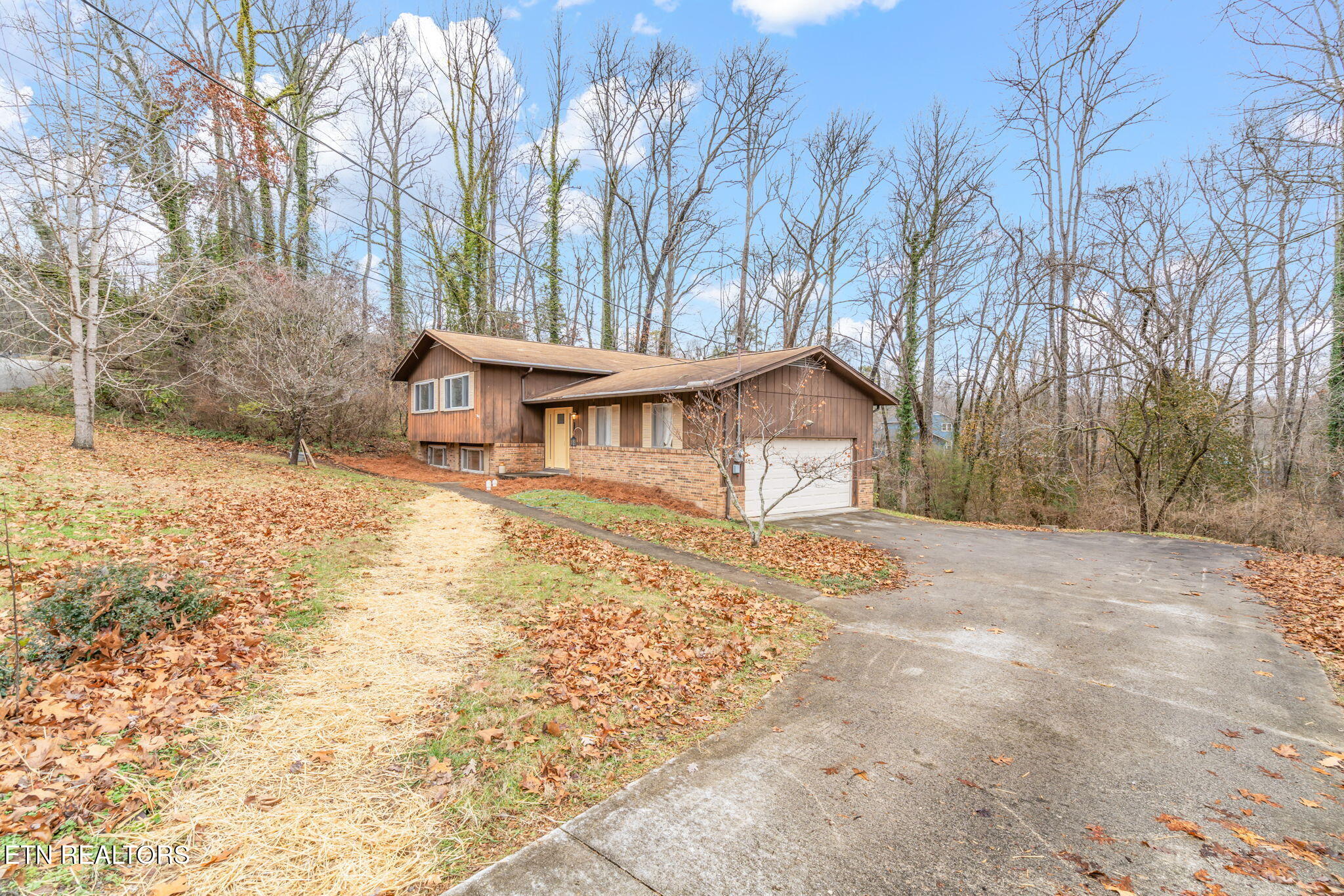 103 Norway Lane Oak Ridge, TN 37830 - Photo 4 of 54 2-web-or-mls-103 Norway Lane-38