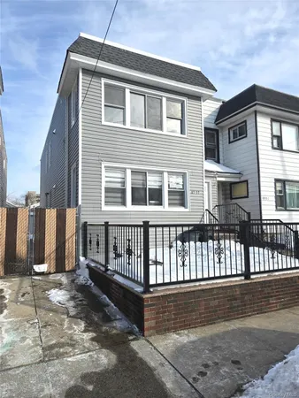 $3,300 | 87-37 132nd Street | Richmond Hill