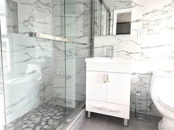 $3,300 | 87-37 132nd Street | Richmond Hill