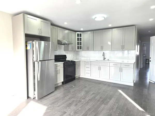 $3,300 | 87-37 132nd Street | Richmond Hill