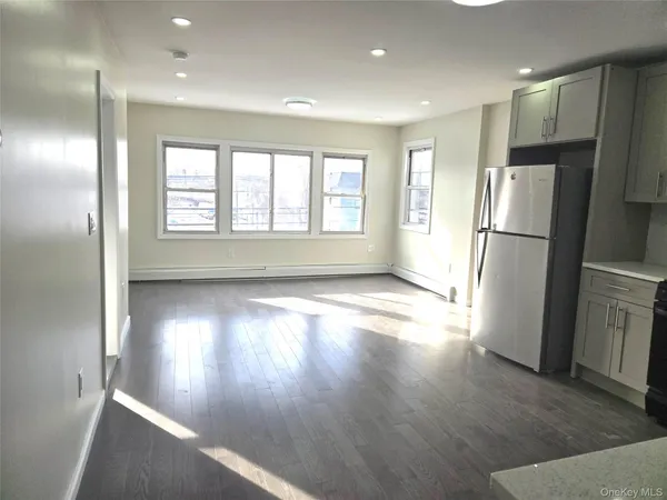 $3,300 | 87-37 132nd Street | Richmond Hill