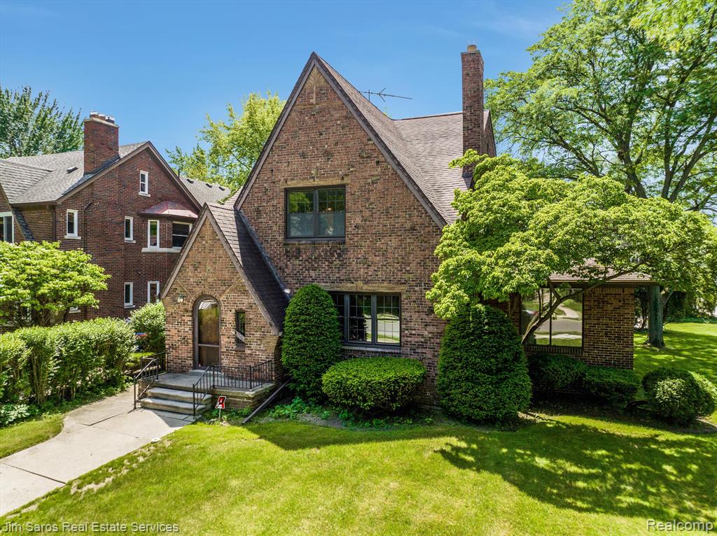 607 Neff Road Grosse Pointe, MI 48230 - Photo 2 of 23