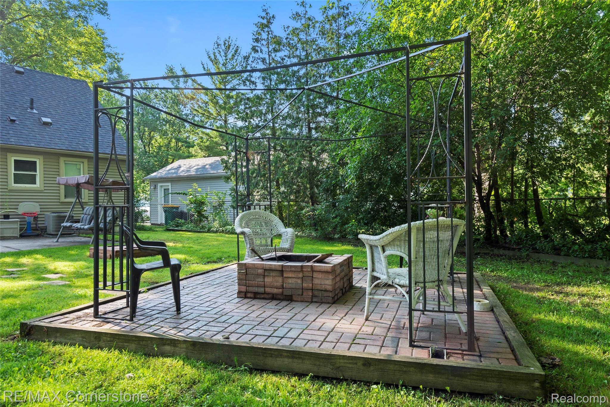 22161 Colgate Street Farmington, MI 48336 - Photo 20 of 24 Fire Pit.jpg