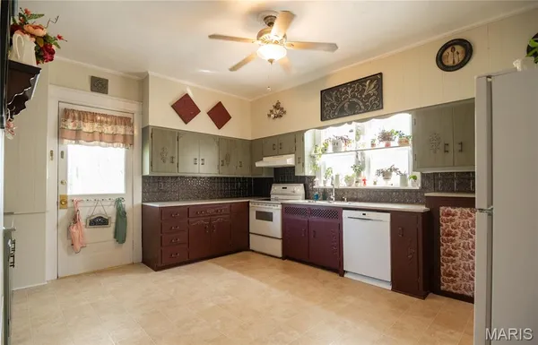 $385,000 | 707 South Prairie Street, Bloomfield, MO 63825