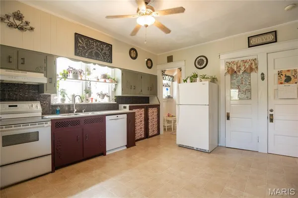 $385,000 | 707 South Prairie Street, Bloomfield, MO 63825