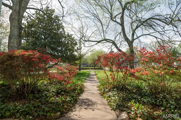 $385,000 | 707 South Prairie Street, Bloomfield, MO 63825