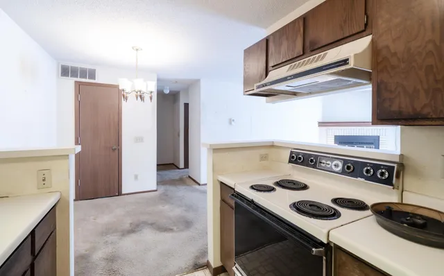 $110,000 | 1704 Pleasant Street, Unit D, St. Paul, MN 55113