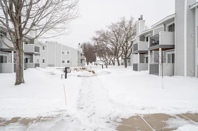 $110,000 | 1704 Pleasant Street, Unit D, St. Paul, MN 55113