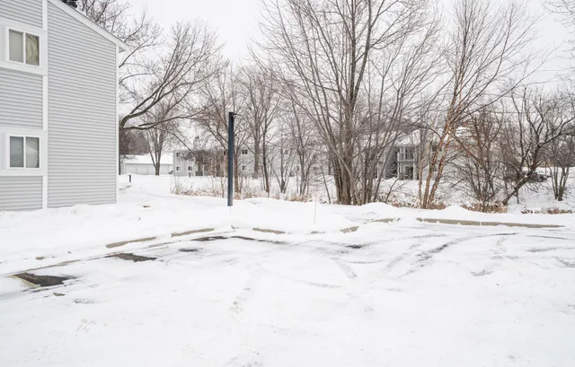 $110,000 | 1704 Pleasant Street, Unit D, St. Paul, MN 55113