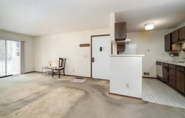 $110,000 | 1704 Pleasant Street, Unit D, St. Paul, MN 55113