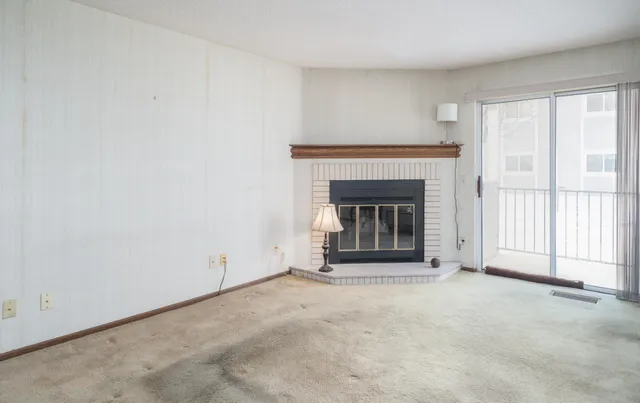 $110,000 | 1704 Pleasant Street, Unit D, St. Paul, MN 55113