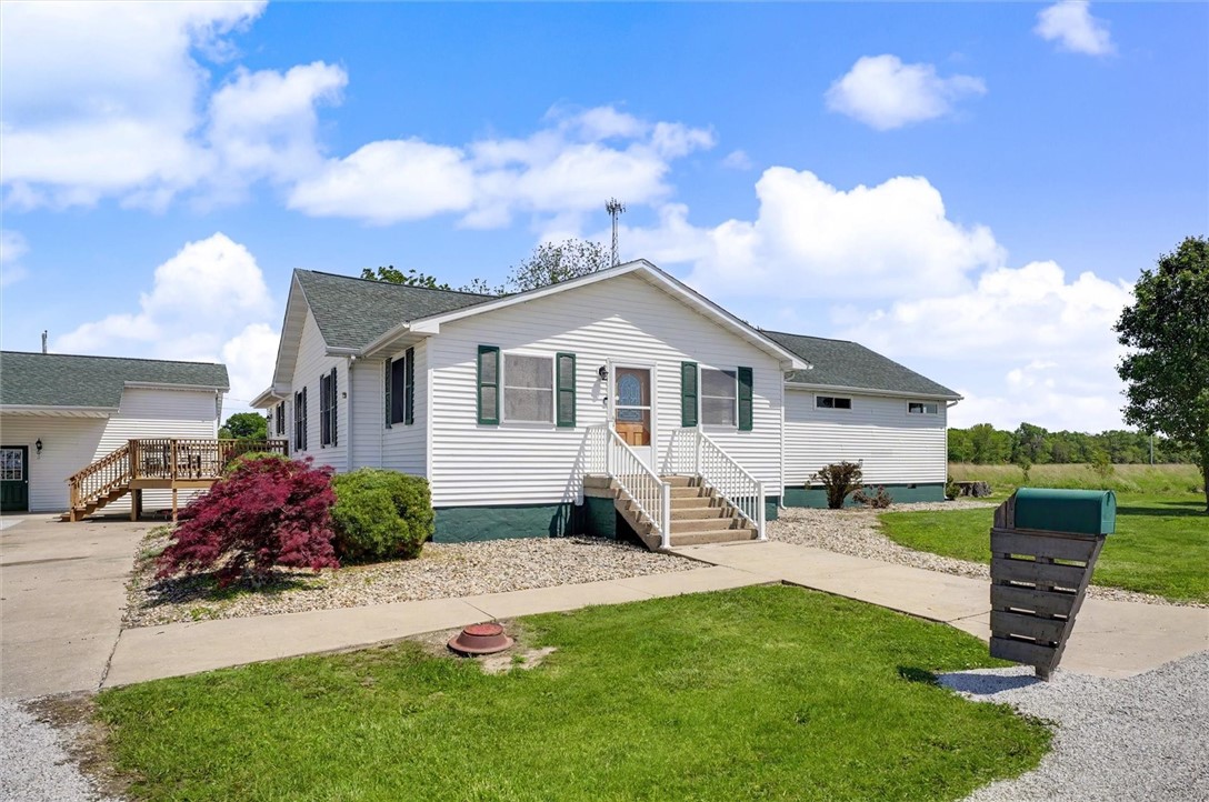 111 Warner Avenue Georgetown, IL 61846 - Photo 2 of 48