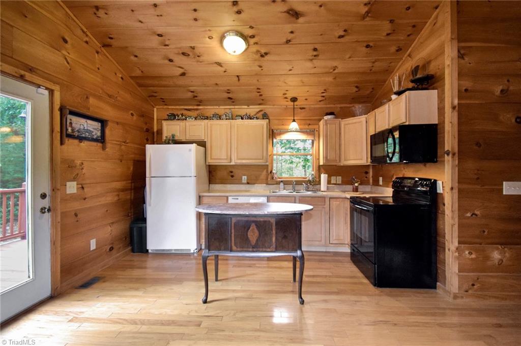 1247 Staghorn Road Purlear, NC 28665 - Photo 13 of 27