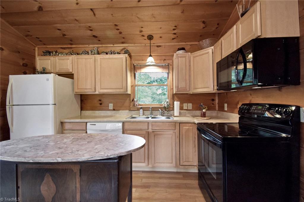 1247 Staghorn Road Purlear, NC 28665 - Photo 15 of 27