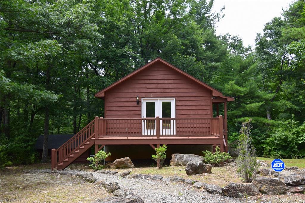 1247 Staghorn Road Purlear, NC 28665 - Photo 2 of 27