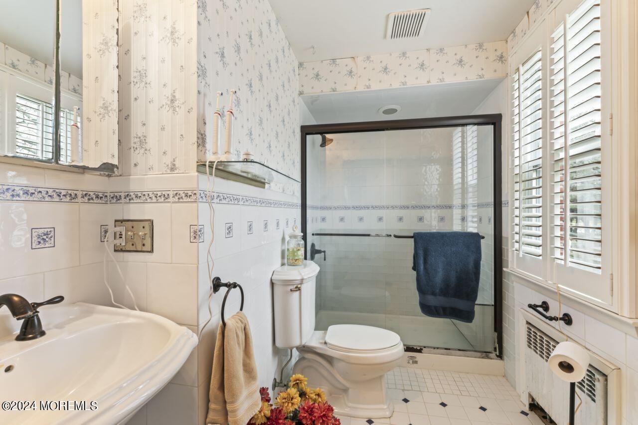71 Cherry Tree Farm Road Middletown, NJ 07748 - Photo 30 of 52 Primary En-suite Bath