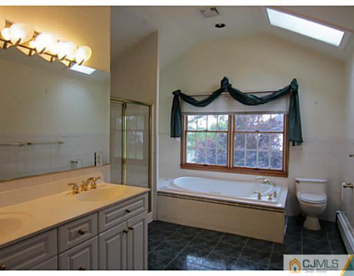 139 River Road East Brunswick, NJ 08816 - Photo 13 of 19 Gallery Image 13