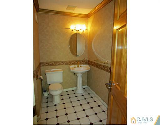 139 River Road East Brunswick, NJ 08816 - Photo 7 of 19 Gallery Image 7