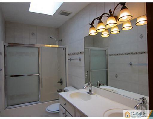 139 River Road East Brunswick, NJ 08816 - Photo 10 of 19 Gallery Image 10