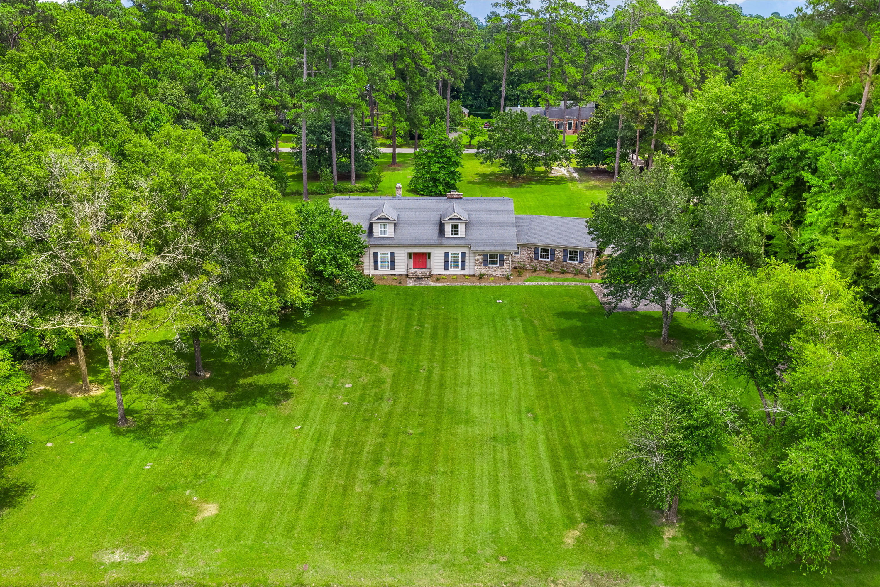 2827 Camden Road Holly Hill, SC 29059 - Photo 3 of 51 3