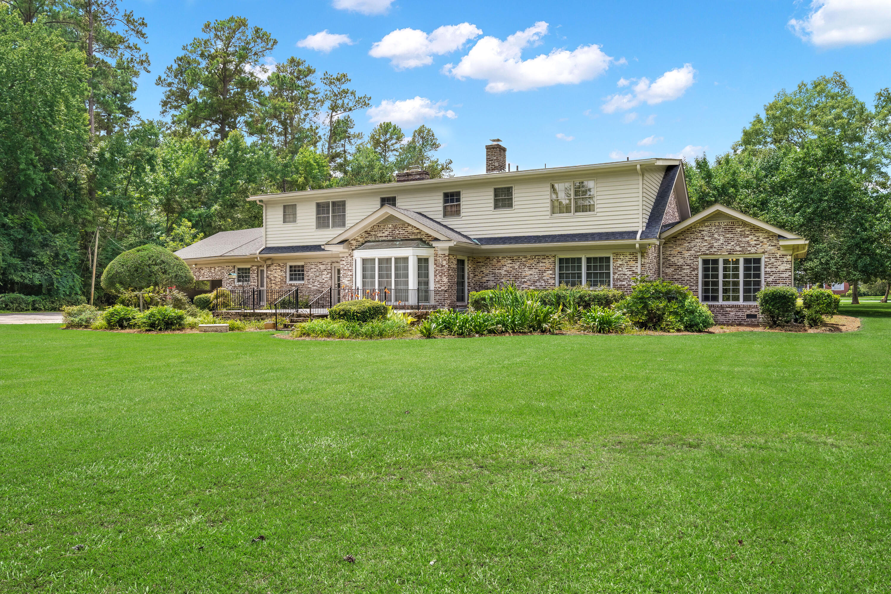 2827 Camden Road Holly Hill, SC 29059 - Photo 4 of 51 4