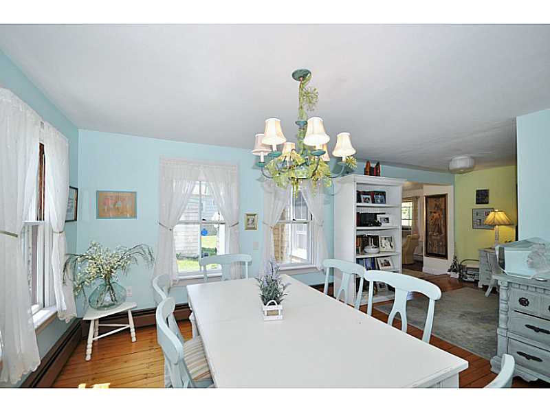 40 Stillman Road North Kingstown, RI 02874 - Photo 7 of 22 Dining Room.