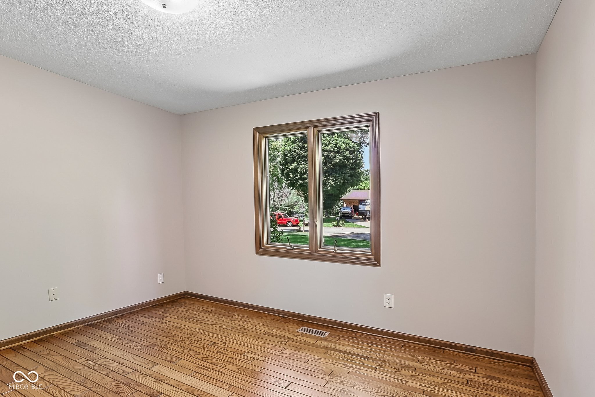 1853 Winding Ridge Court Indianapolis, IN 46217 - Photo 24 of 44 Gallery Image 24