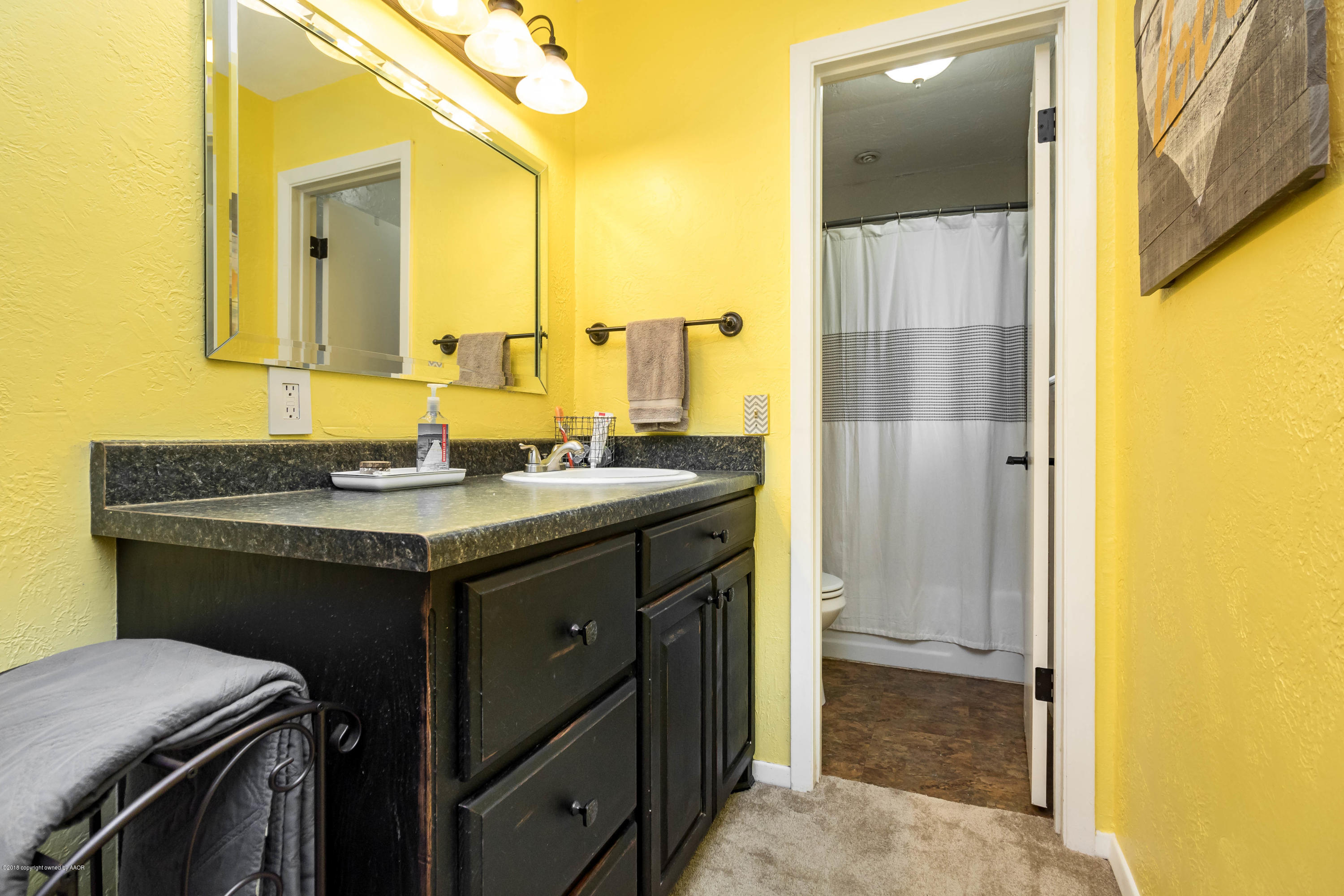 8117 Coronado Trail Amarillo, TX 79110 - Photo 17 of 23 Master Bath