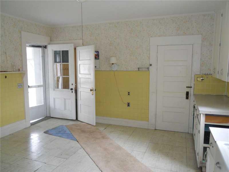 185-182 Golf Club Road Islesboro, ME 04848 - Photo 13 of 21 Kitchen.