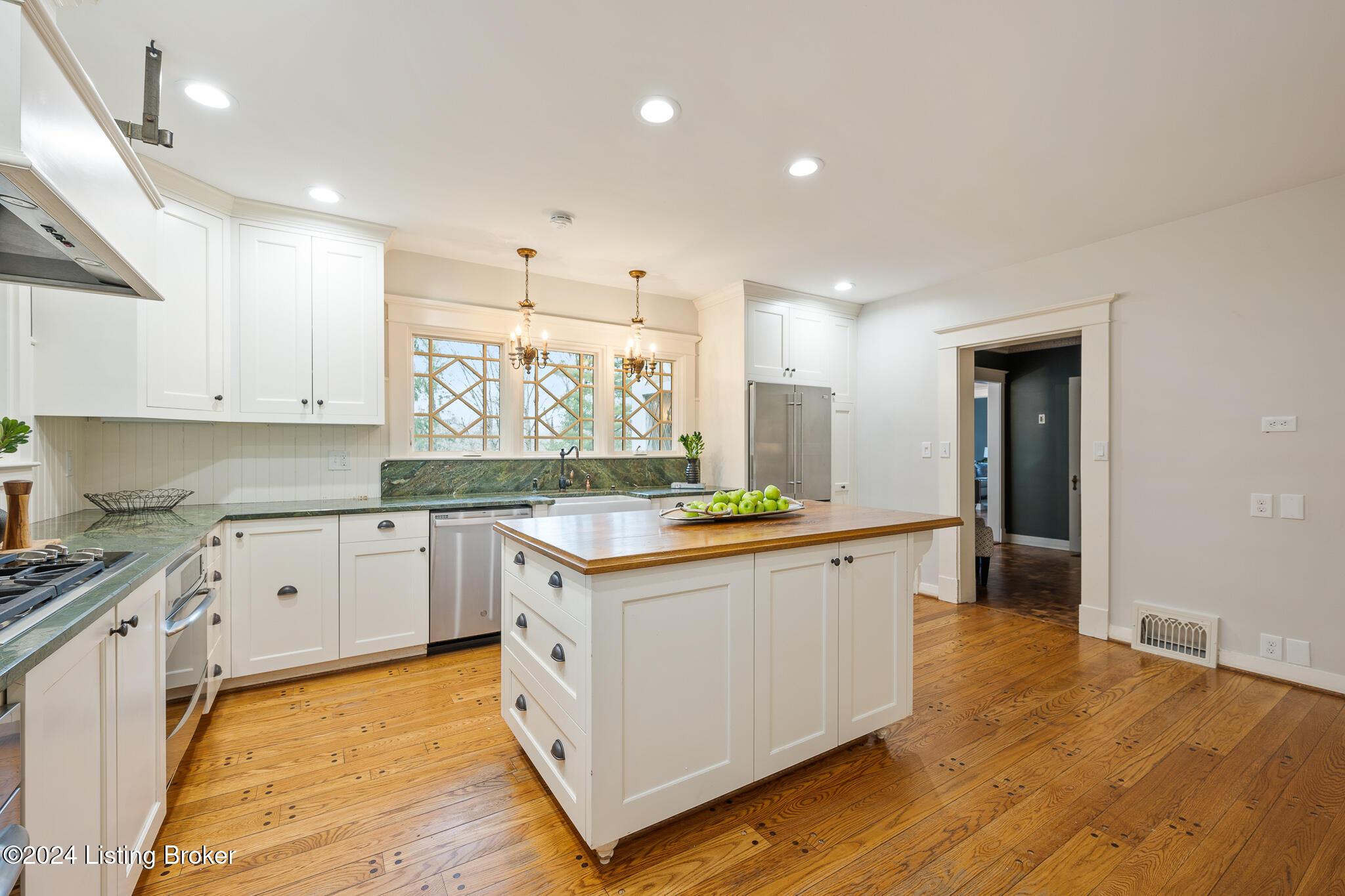 27 River Hill Road Louisville, KY 40207 - Photo 43 of 74 27 River Hill_interiors-32