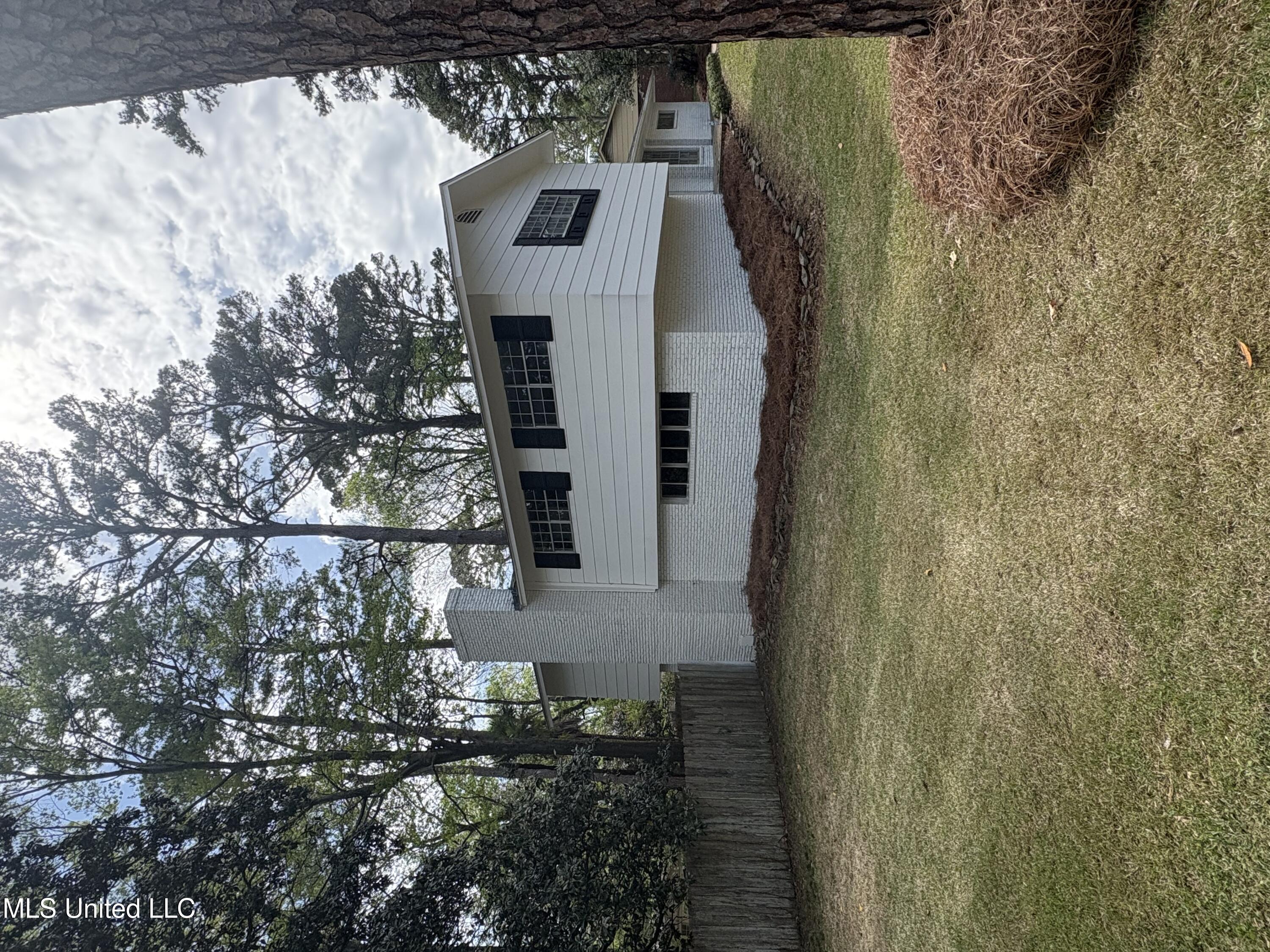 836 Post Road Clinton, MS 39056 - Photo 1 of 22 front